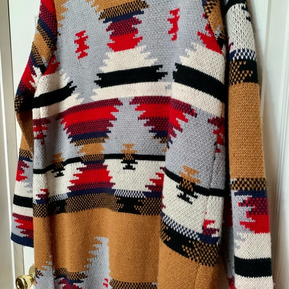Keren Hart Aztec clasp sweater - Picture 8 of 12